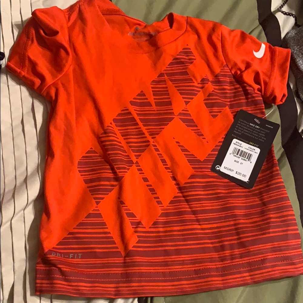 Red Nike Dry t shirt